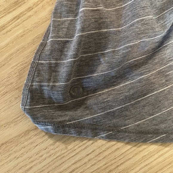 Lululemon Yogi Everyday Top Size 4 Short Serve Heathered Gray Striped Racerback - Picture 7 of 9